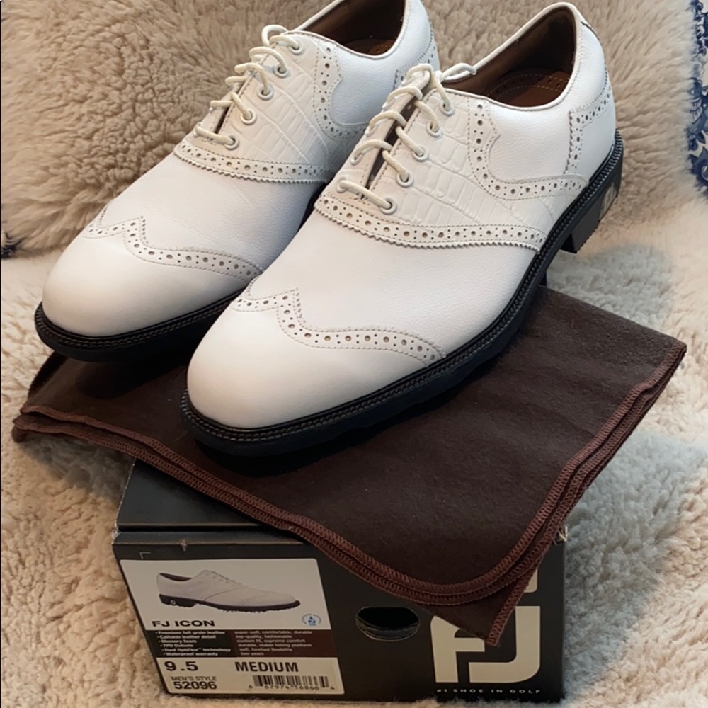 FJ ICON  inspired by FootJoy’s Heritage, size 9.5M